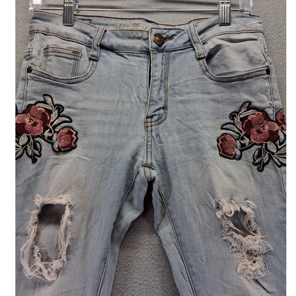 Machine Nouvelle Mode Floral Embroidered Distressed Skinny Jeans Light Wash 29